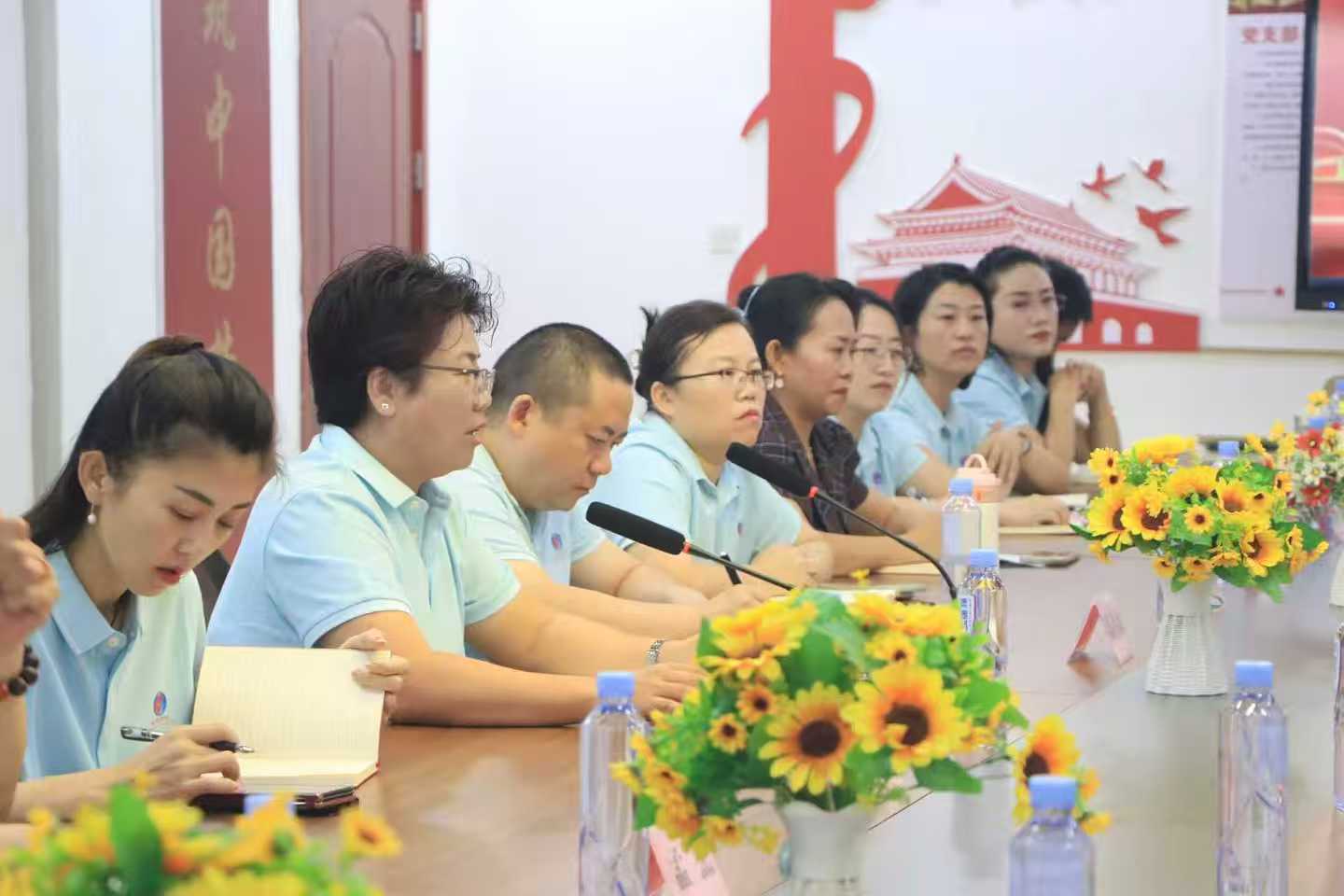 Our company held its quarterly work summary meeting and formulated the 2026 development plan for the new energy vehicle market. Our company held its quarterly work summary meeting and formulated the 2026 development plan for the new energy vehicle market.