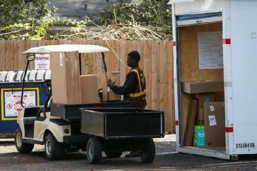 US media: US companies use golf carts to deliver packages, raising questions US media: US companies use golf carts to deliver packages, raising questions
