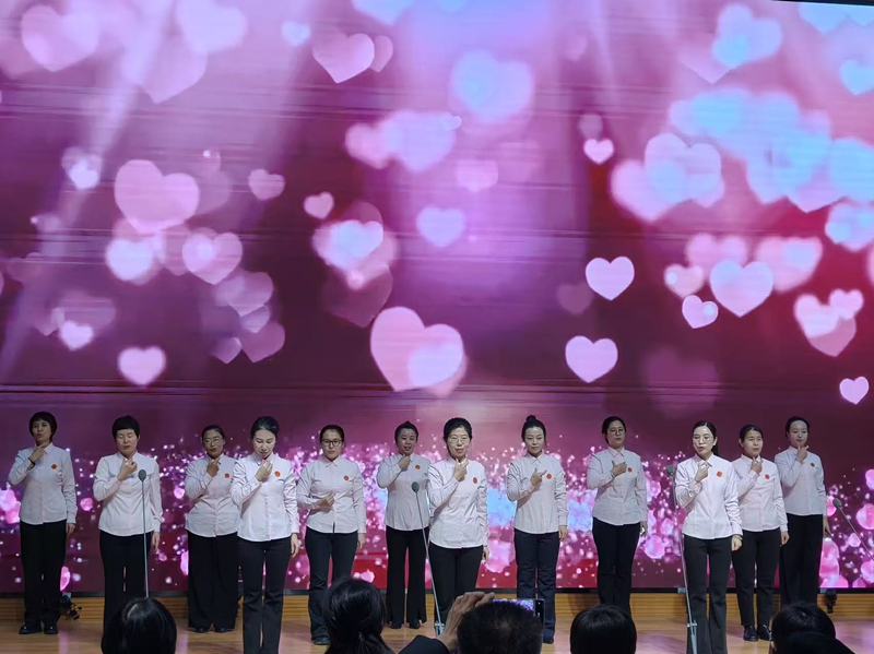 亿森公司参加了爱心妈妈．手牵手护童成长活动！为贫困家庭的孩子捐款捐物！