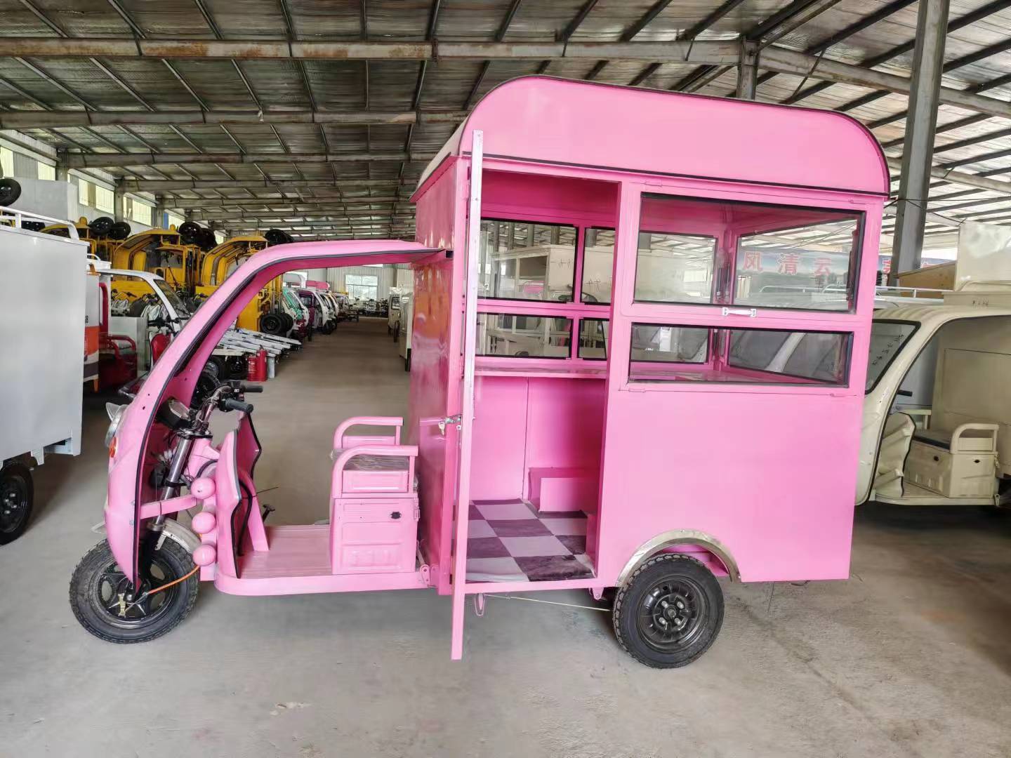 庆祝我们公司定制款餐车,快递车7月份销量突破1000台 庆祝我们公司定制款餐车,快递车7月份销量突破1000台