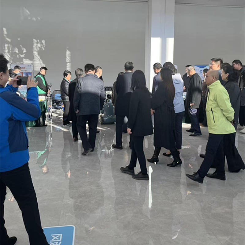 我公司新研究产品 — 家政蒸汽清洗机 在家政博览会亮相