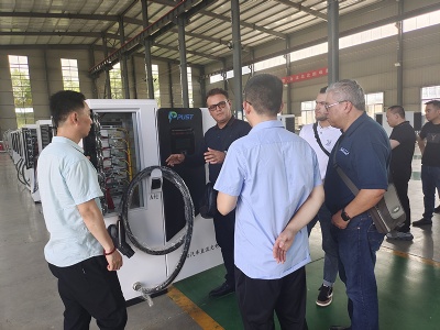 Yisen Auto успешно принимает клиентов из Мексики и заключает предварительное соглашение о сотрудничестве