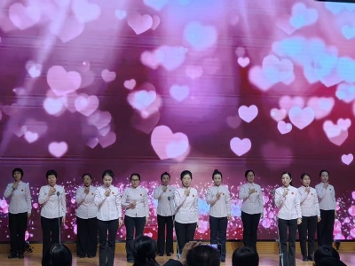 Yisen Auto participated in the &quotLoving Mothers, Hand in Hand Protecting Childrens Growth&quot activity, donating money and goods to children from impoverished families.