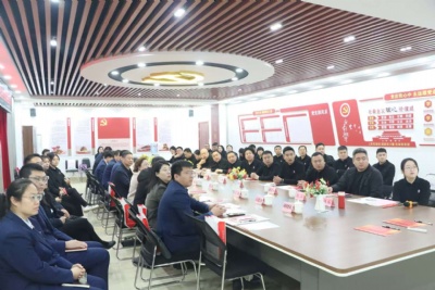 我们公司规范化管理新规章制度实施，全员参加了学习