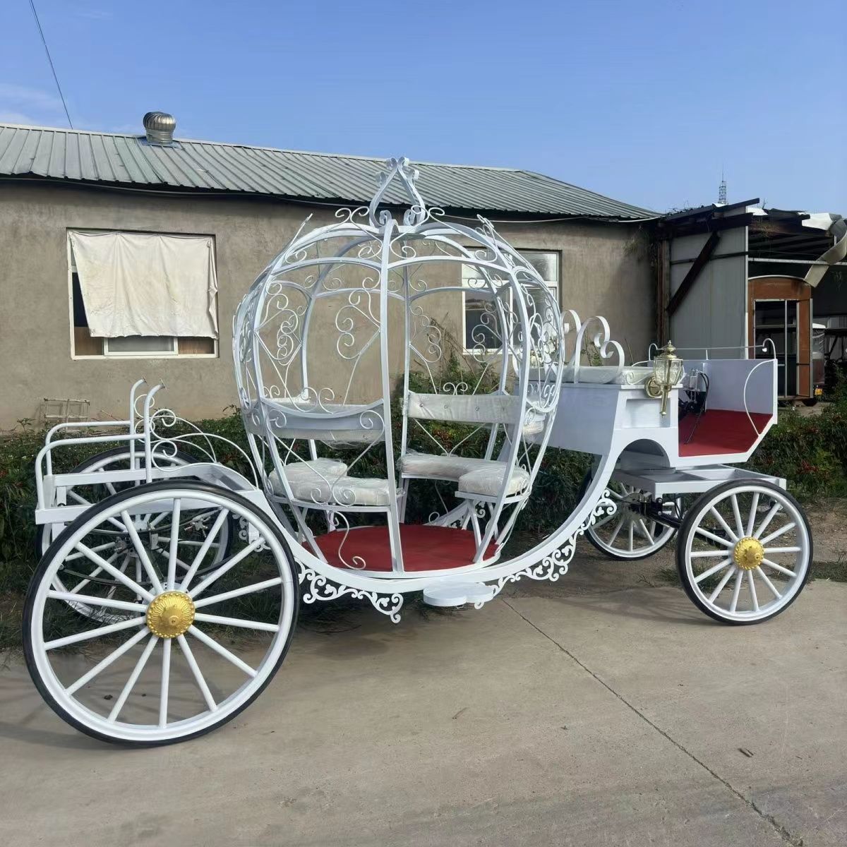 Factory City Tour Electric Classic Vintage Car Luxury Royal Horse ...