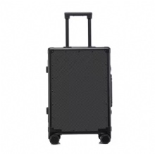 The business carbon fiber suitcase is lightweight, strong and safe and can be used as a cabin bag.