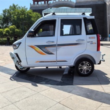 2026 Enclosed Gasoline-Powered Tricycle for Personal Transportation Enclosed Tricycle