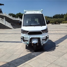 2026 Enclosed Gasoline-Powered Tricycle for Personal Transportation Enclosed Tricycle