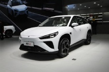 2024款哪吒 L增程型电动SUV电动汽车
