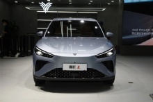 2024款哪吒 L增程型电动SUV电动汽车